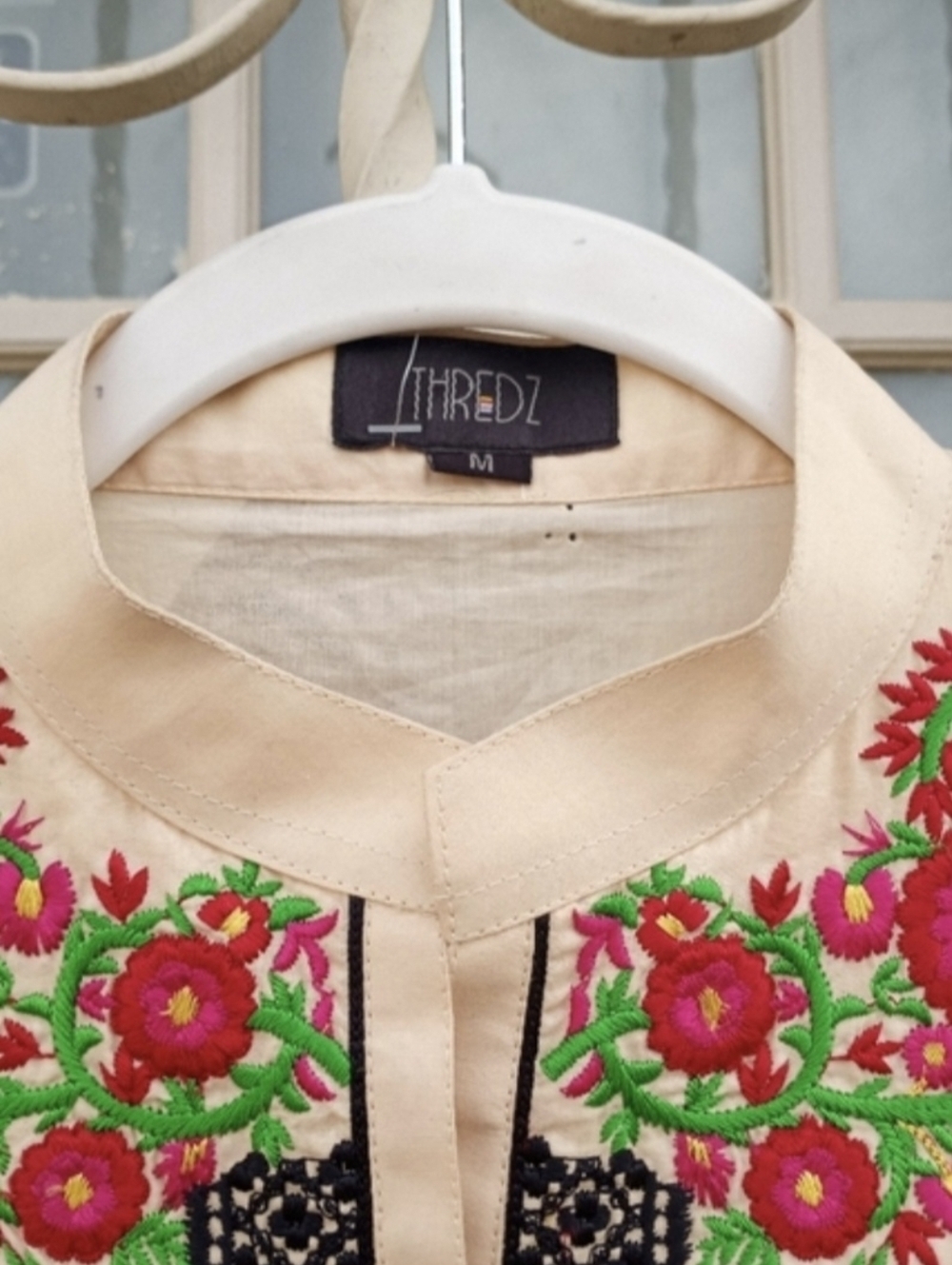 Thredz Cora Karta Beige Cambric Floral Embroidered Dress   Women Size Medium - Picture 7 of 16